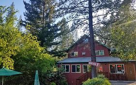 Yosemite Riverside Inn